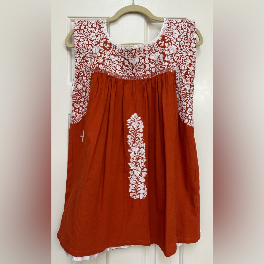 NWOT Mi Golondrina Flores Top - Small